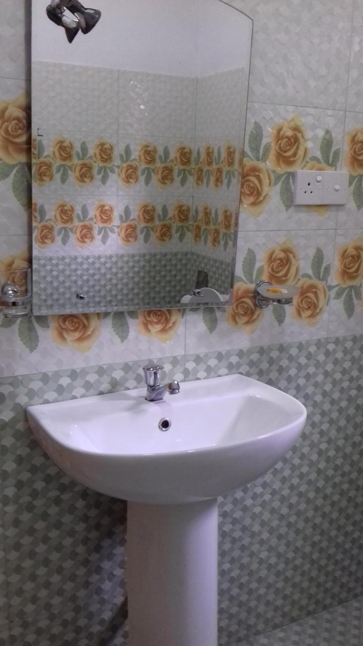Rainbow Guest House ฮิกคาดูวา ภายนอก รูปภาพ