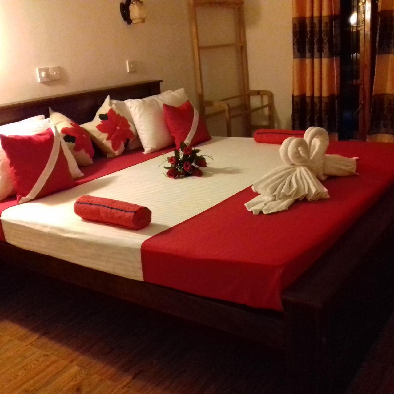 Rainbow Guest House ฮิกคาดูวา ภายนอก รูปภาพ