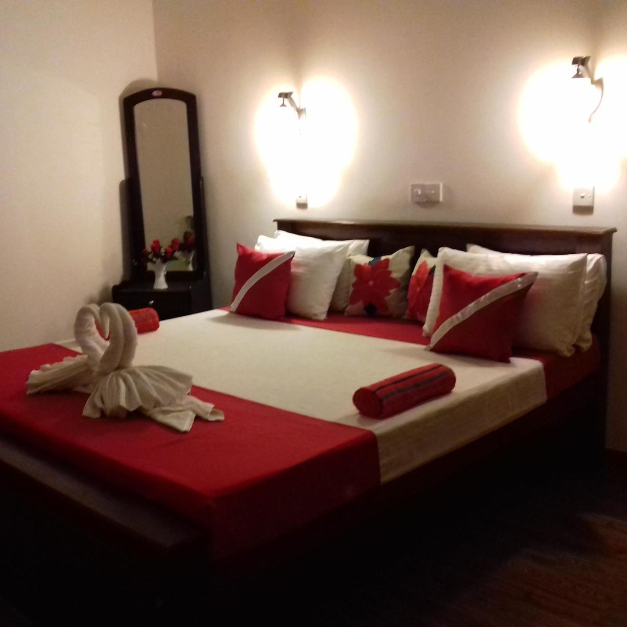Rainbow Guest House ฮิกคาดูวา ภายนอก รูปภาพ