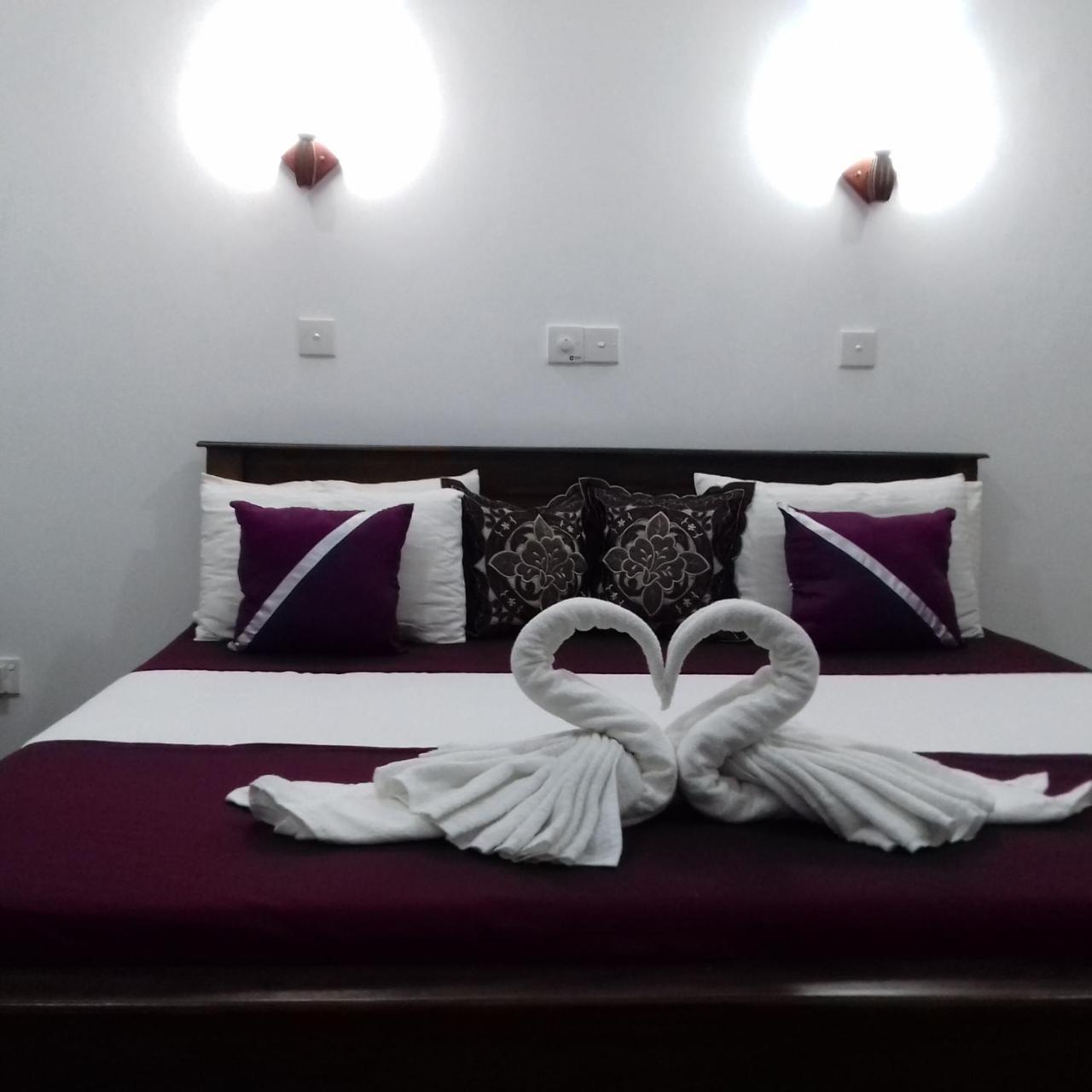 Rainbow Guest House ฮิกคาดูวา ภายนอก รูปภาพ