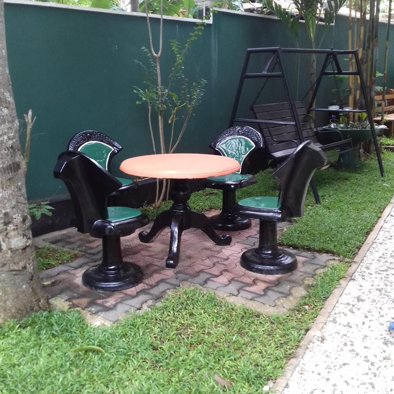 Rainbow Guest House ฮิกคาดูวา ภายนอก รูปภาพ